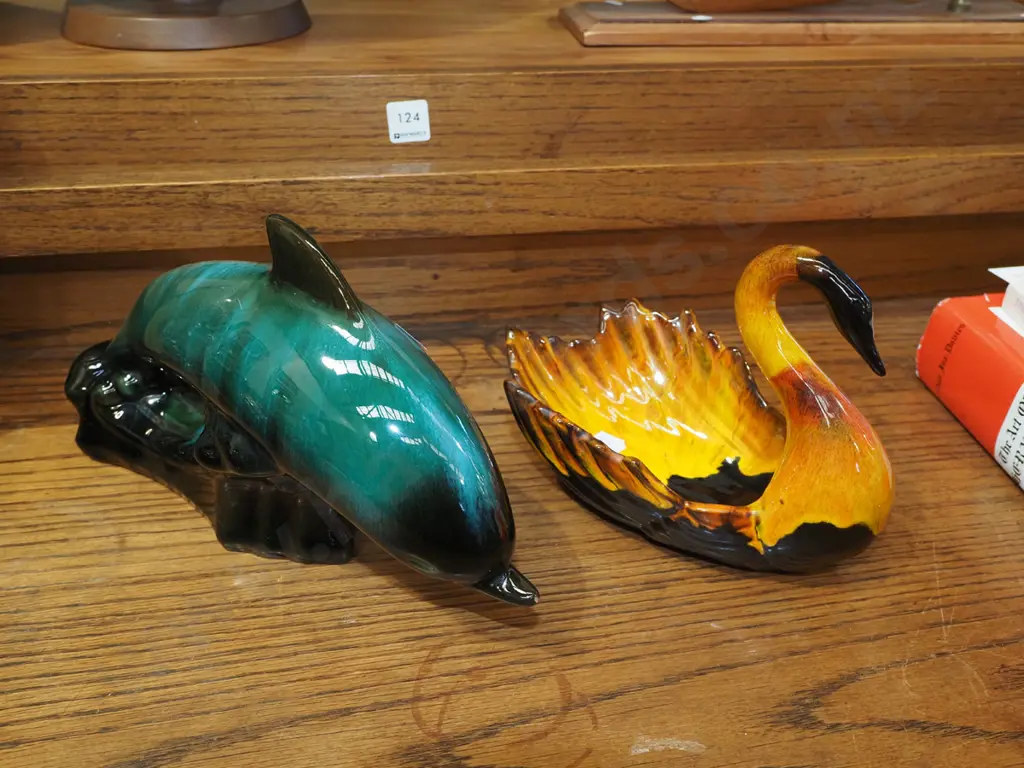 Blue Mountain dolphin L320, swan vase Image 1++