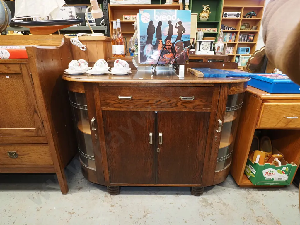 deco oak sideboard with 2 curved leadlight doors, 2x solid doors, 1x drawer H1040 W1380 D500 Image 1++