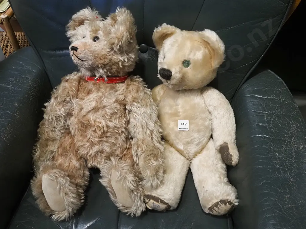 2x teddy bears Image 1++