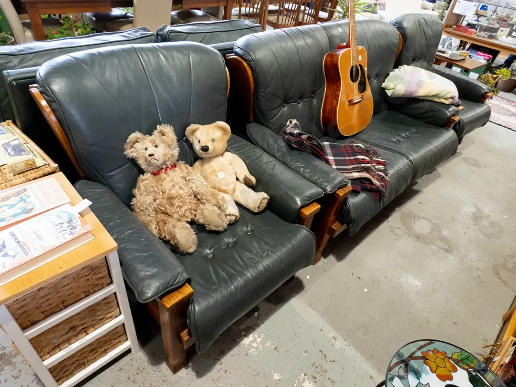 green leather and oak deep buttoned 3 piece lounge suite - 2 seater, 2 singles - age and wear to leather Image 1++