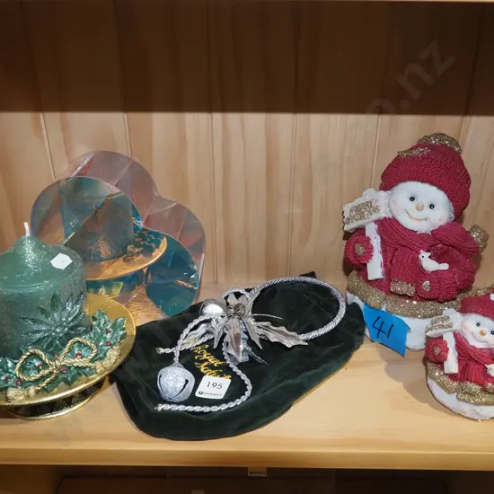 Xmas decorations, candles, perspex heart