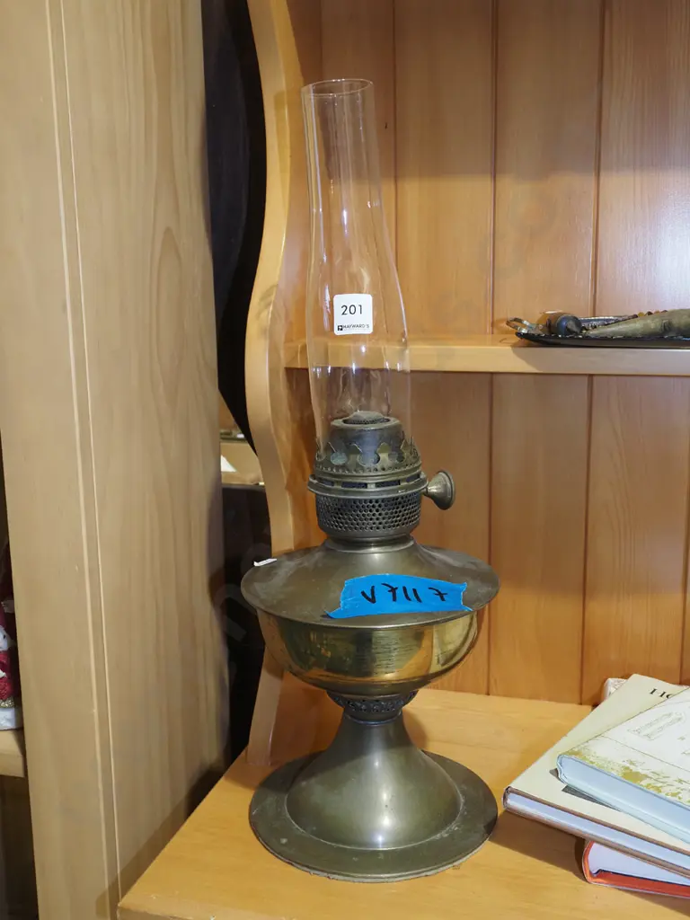 brass and glass vintage kerosene lanterns H510 Image 1++