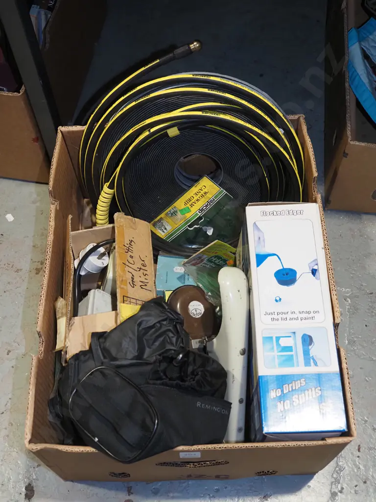 box; draught stop tape, stapler, water blaster hose etc Image 1++