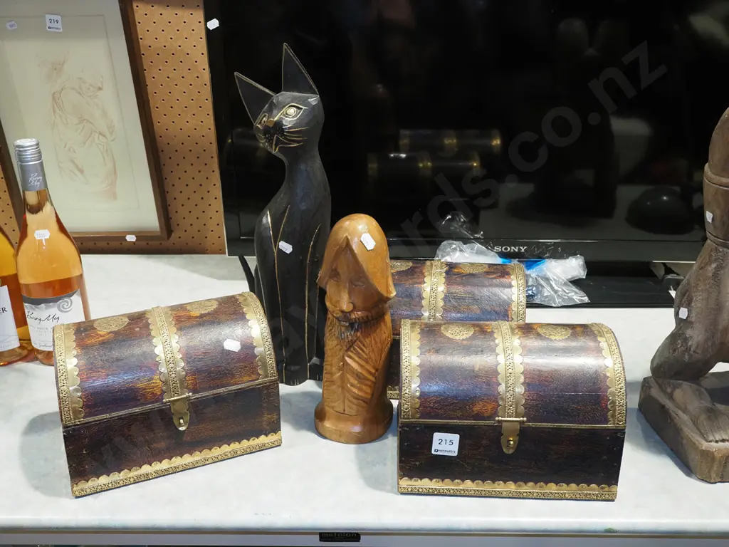 3x wood and brass bound barrel top chests, cat figurine, male figurine Cat H420 Image 1++