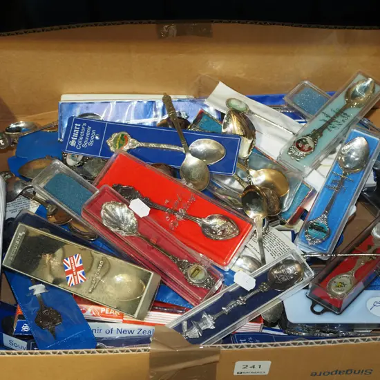 box of teapoons