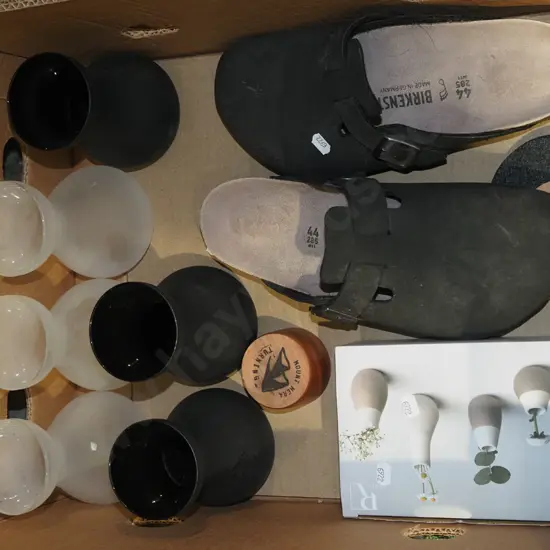 box; Birkenstocks, vases