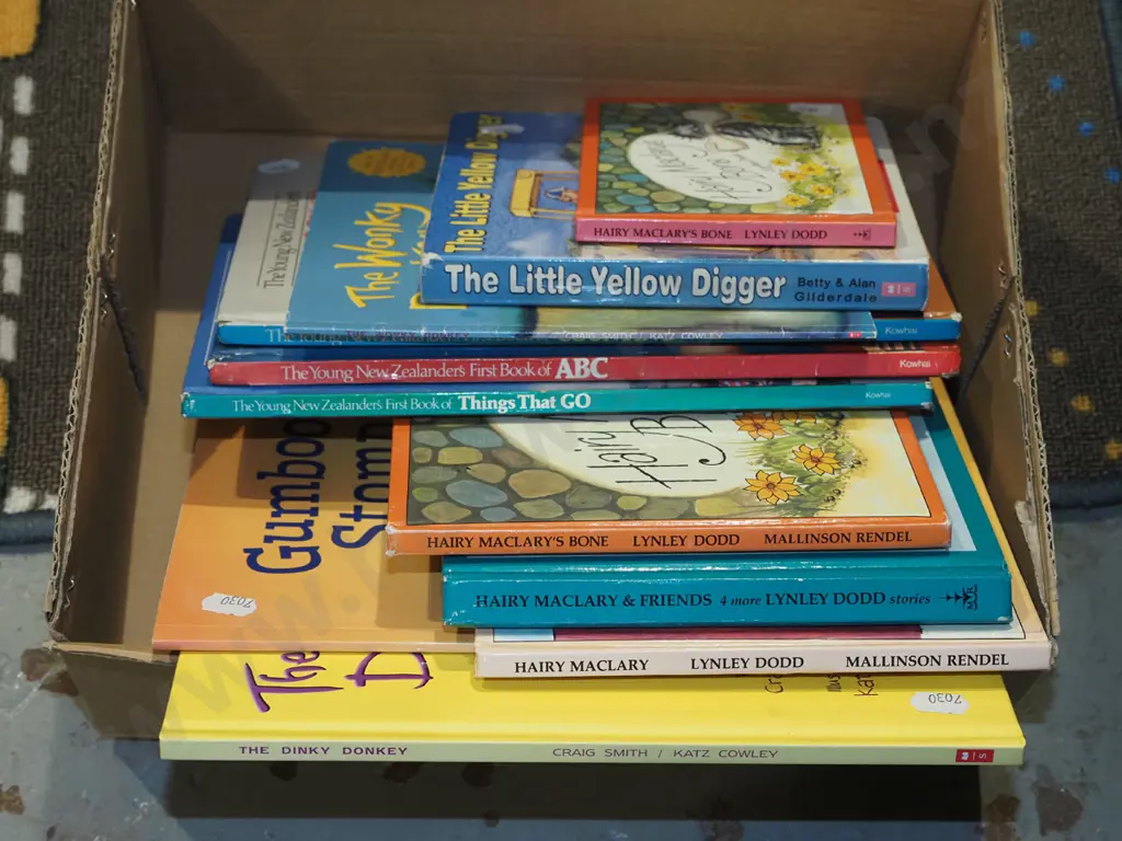 box; NZ books Image 1++