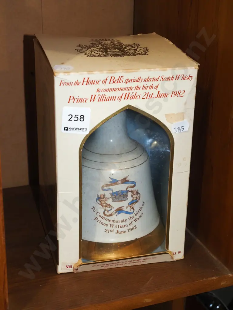Bells Scotch Whisky commemorative Prince William's birth decanter Image 1++