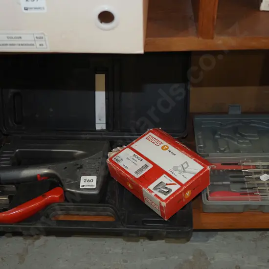cased staple gun, screwdriver set