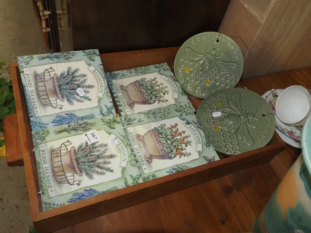 box; herb ceramic tiles, 2x bee themed medallions, wooden tray Image 1++