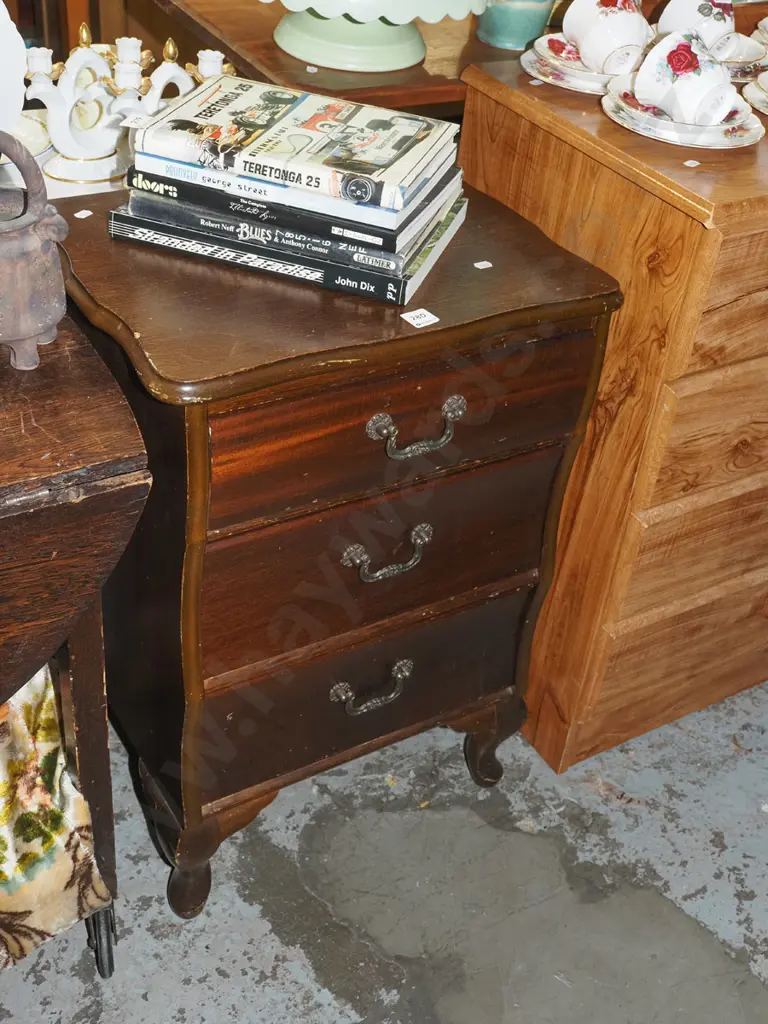 mahogany cab leg veneer 3 drawer bedside cabinet Image 1++