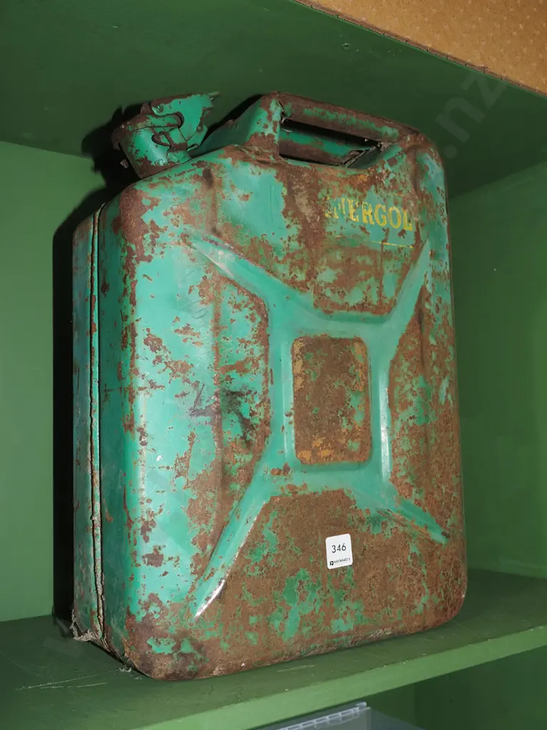 rusty jerry can Image 1++