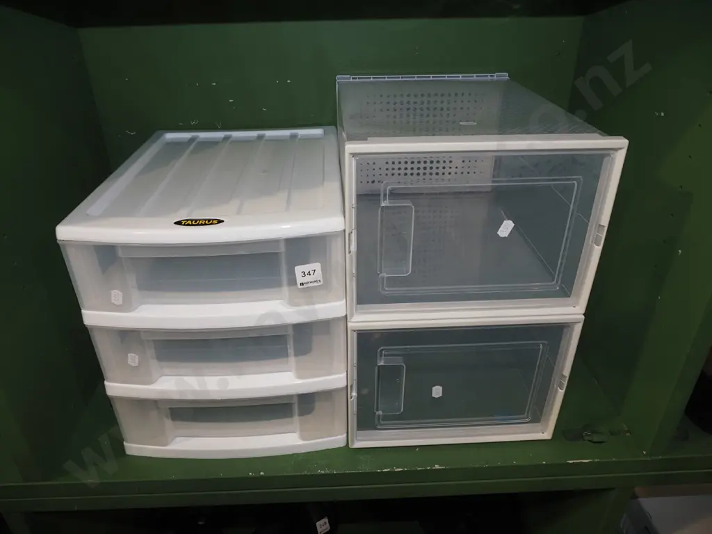 2x plastic drawers Image 1++