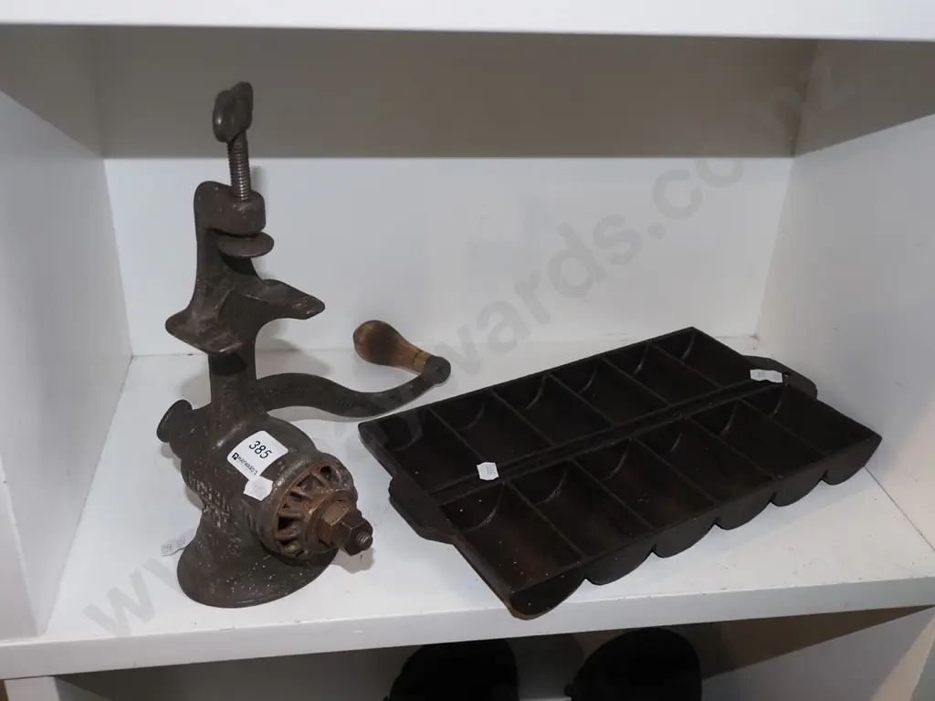 bench top mincer, gem irons Image 1++