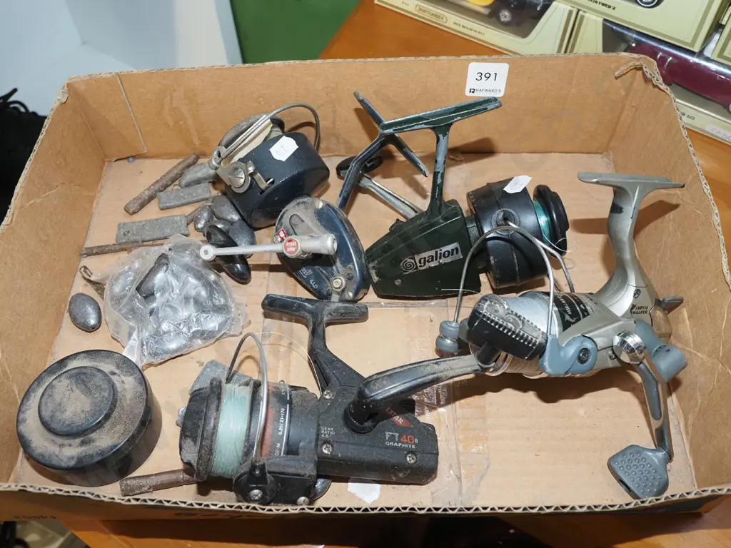 fishing reels and sinkers Image 1++