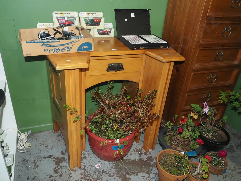 unusual solid rimu desk with 2x side cupboards and single drawer - key in office H790 W960 D500 Image 1++