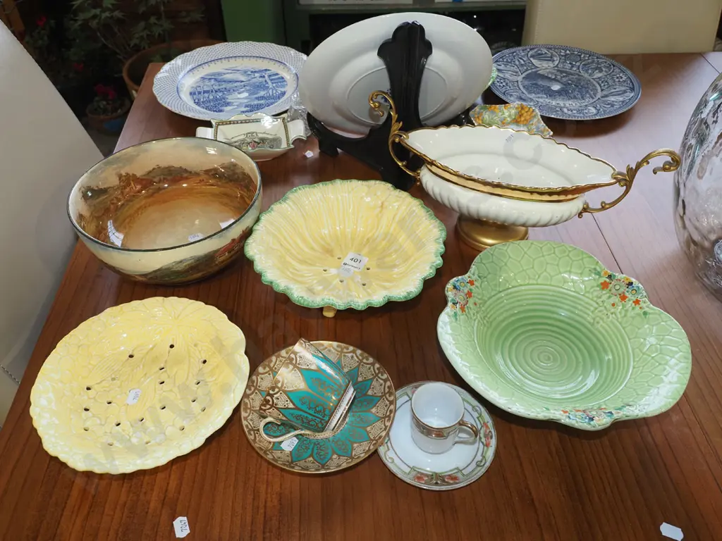draining bowls, cups, saucers, vase etc Image 1++