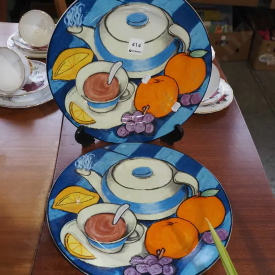 2x dinner plates