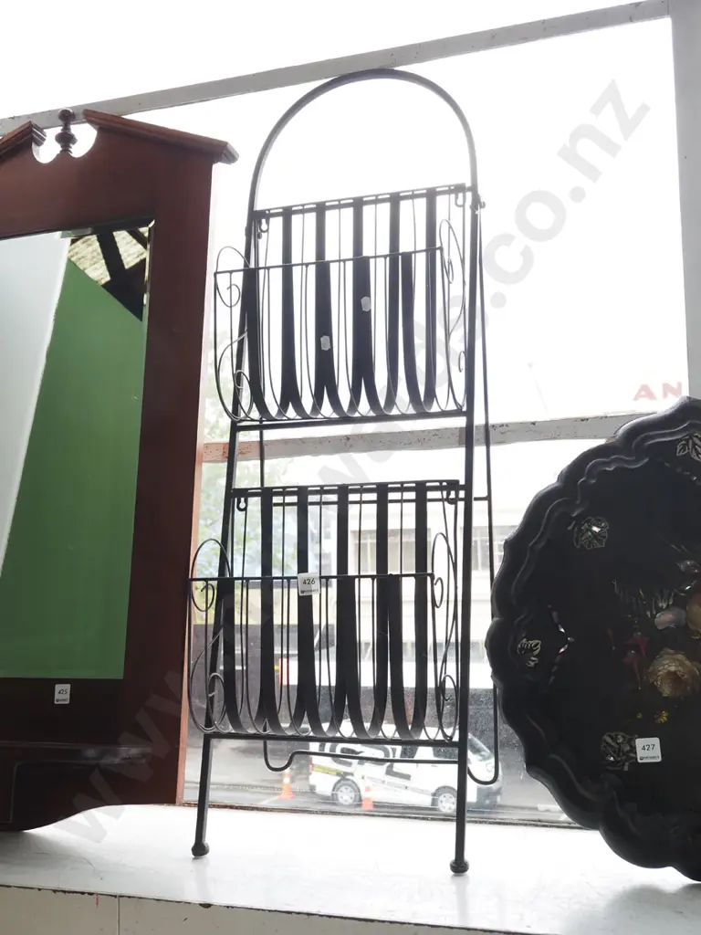 metal magazine rack/stand Image 1++