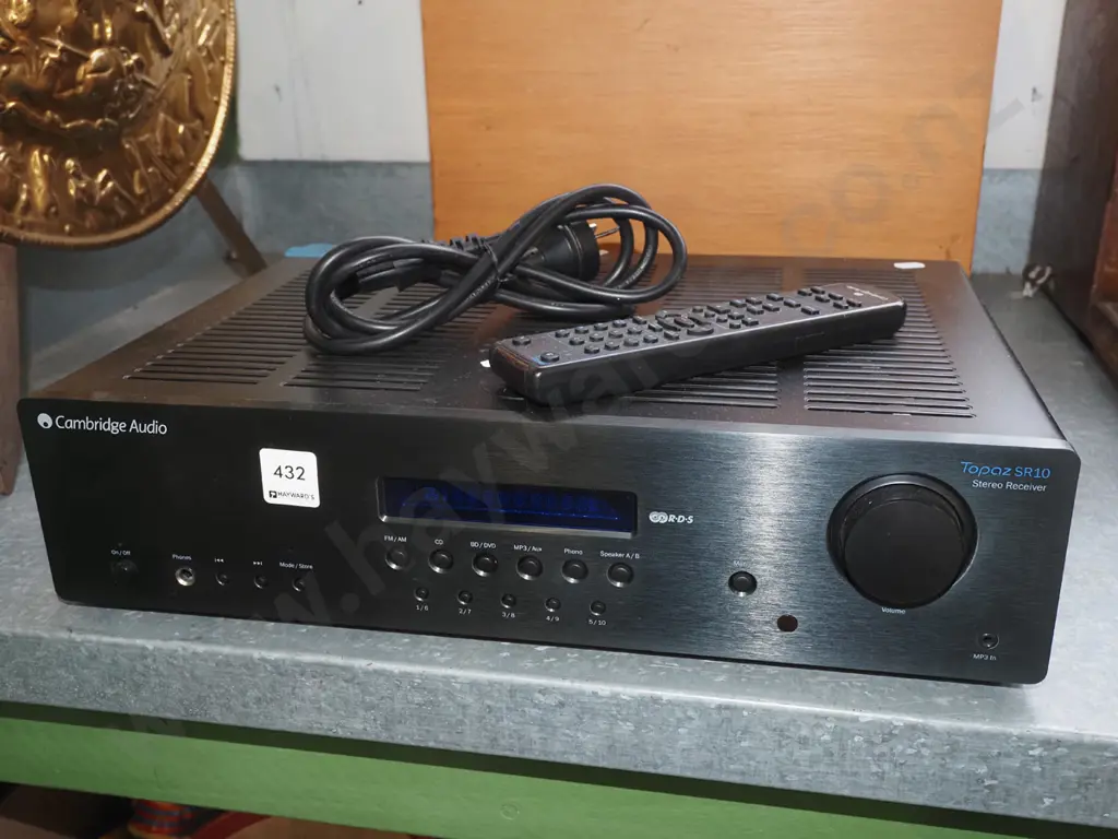 Cambridge Audio stereo receiver - intermittent issue, sound cuts out - as is, no returns Image 1++