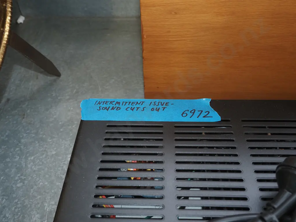 Cambridge Audio stereo receiver - intermittent issue, sound cuts out - as is, no returns Image 1++