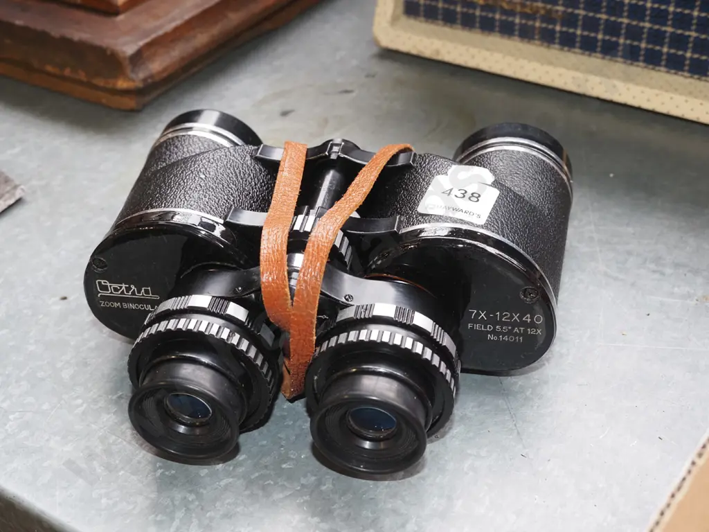 pair of 7x12x40 field binoculars Image 1++