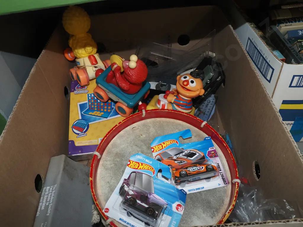 box; children'as toys, drum etc Image 1++