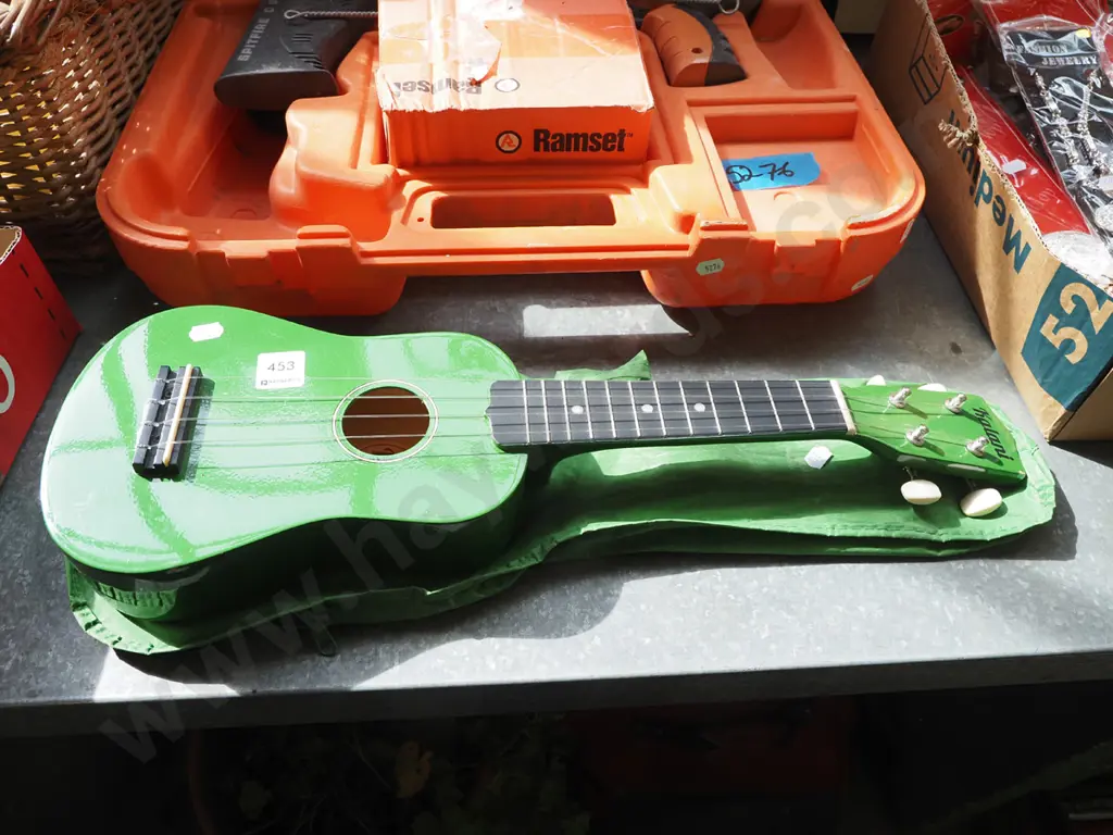 small ukelele Image 1++