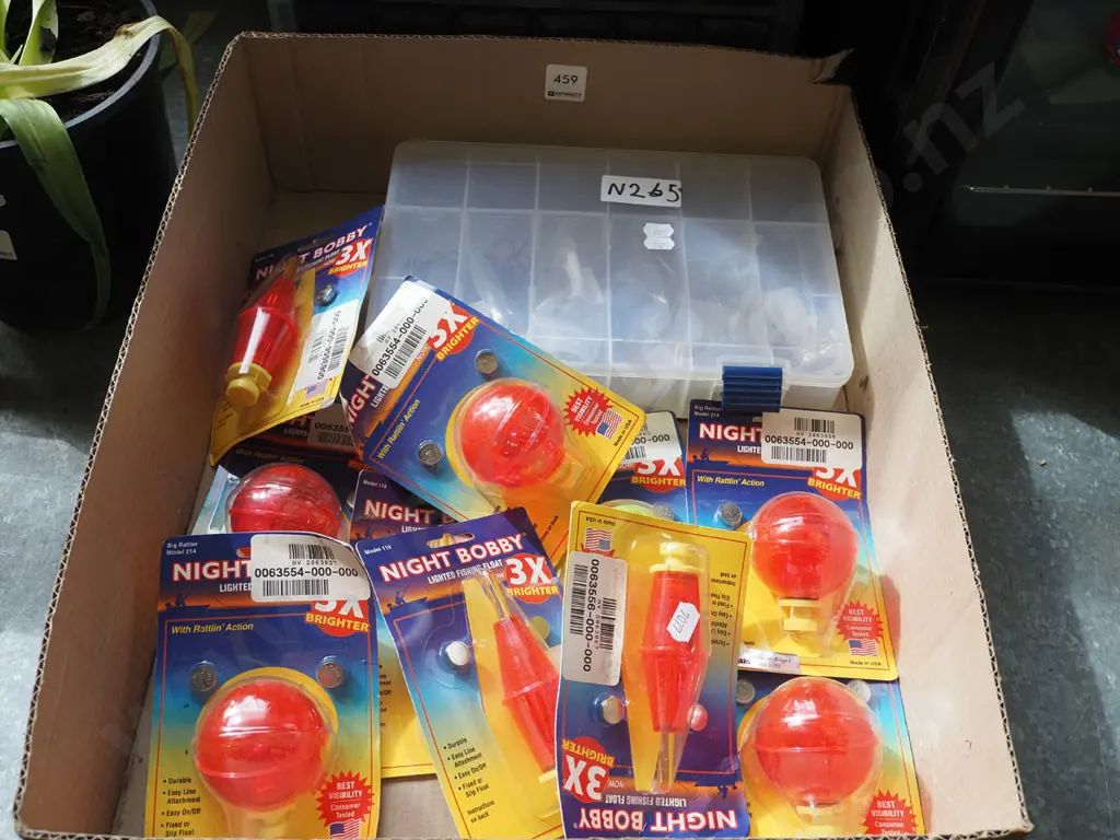 box; fishing floats, various lures Image 1++