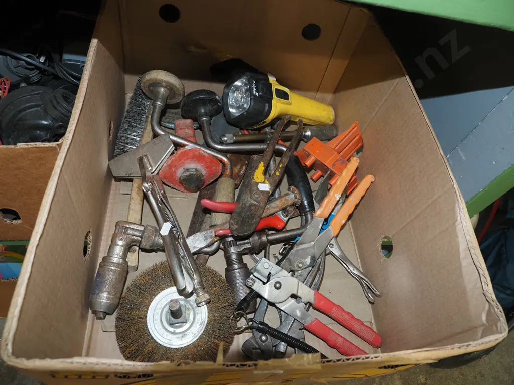 box; hand tools Image 1++