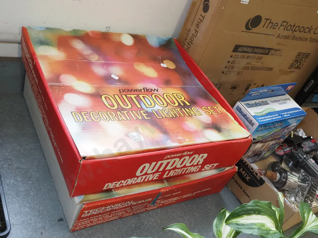 2x boxed sets of outdoor lighting Image 1++