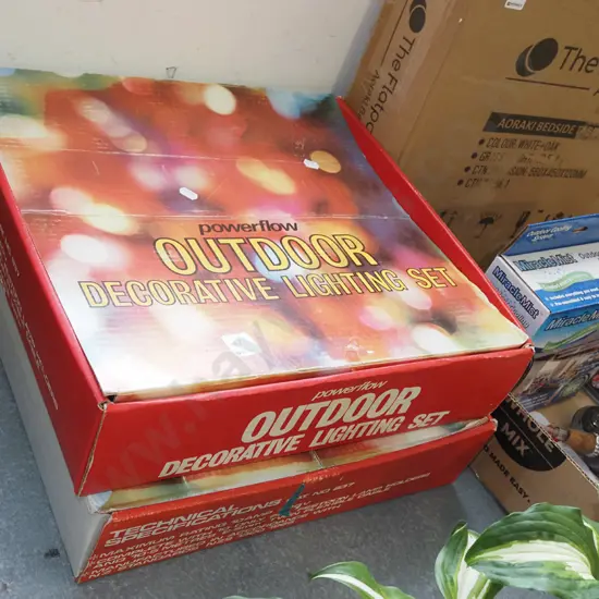 2x boxed sets of outdoor lighting