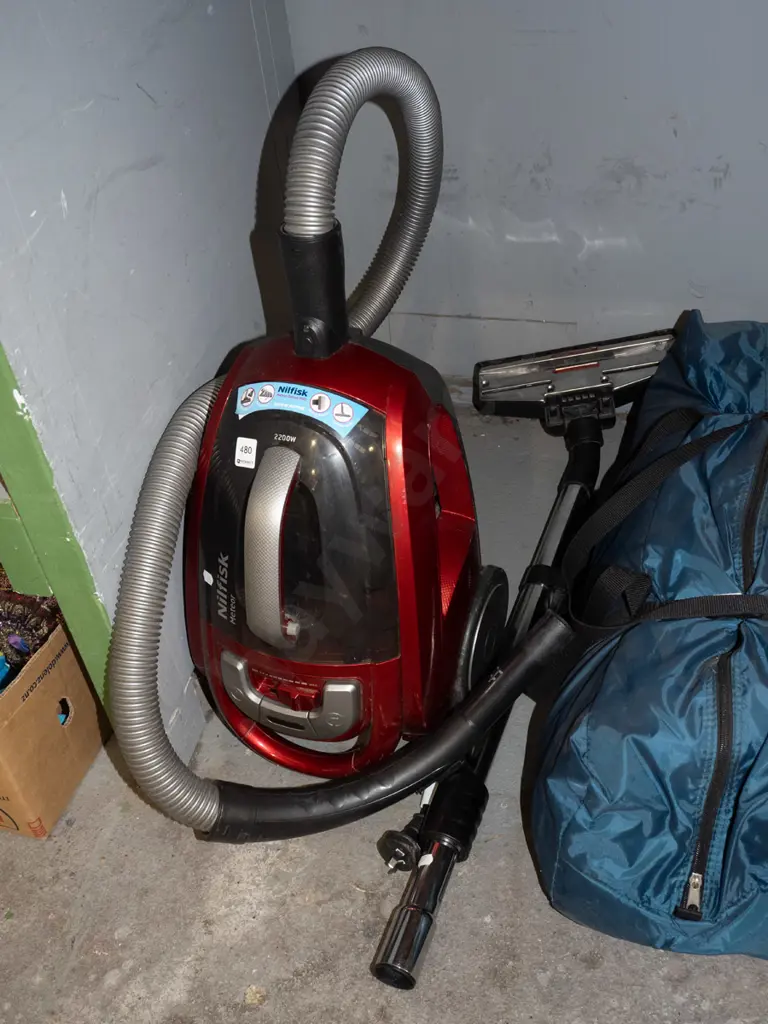 Nilfisk vacuum cleaner Image 1++