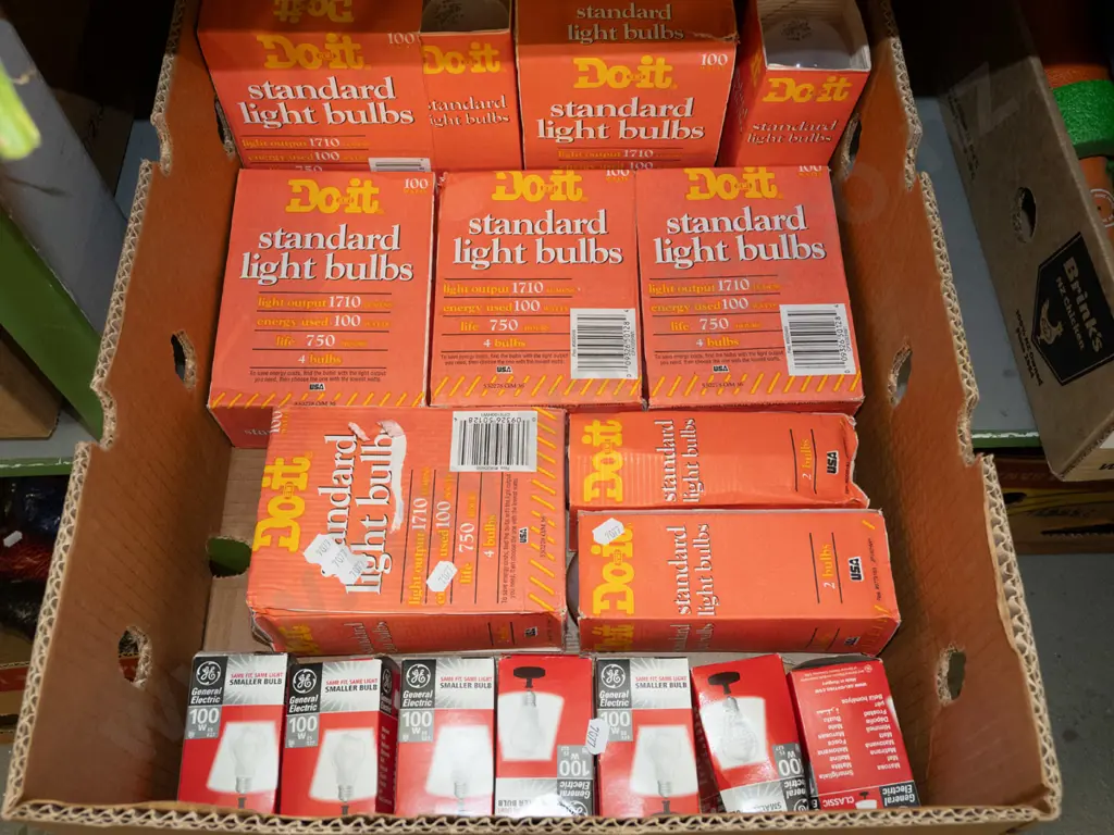 box of light bulbs Image 1++