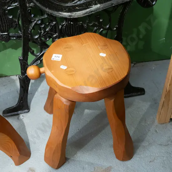 reproduction rimu milking stool