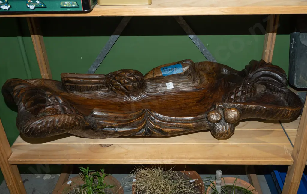 heavily carved wooden serving tray W950 Image 1++