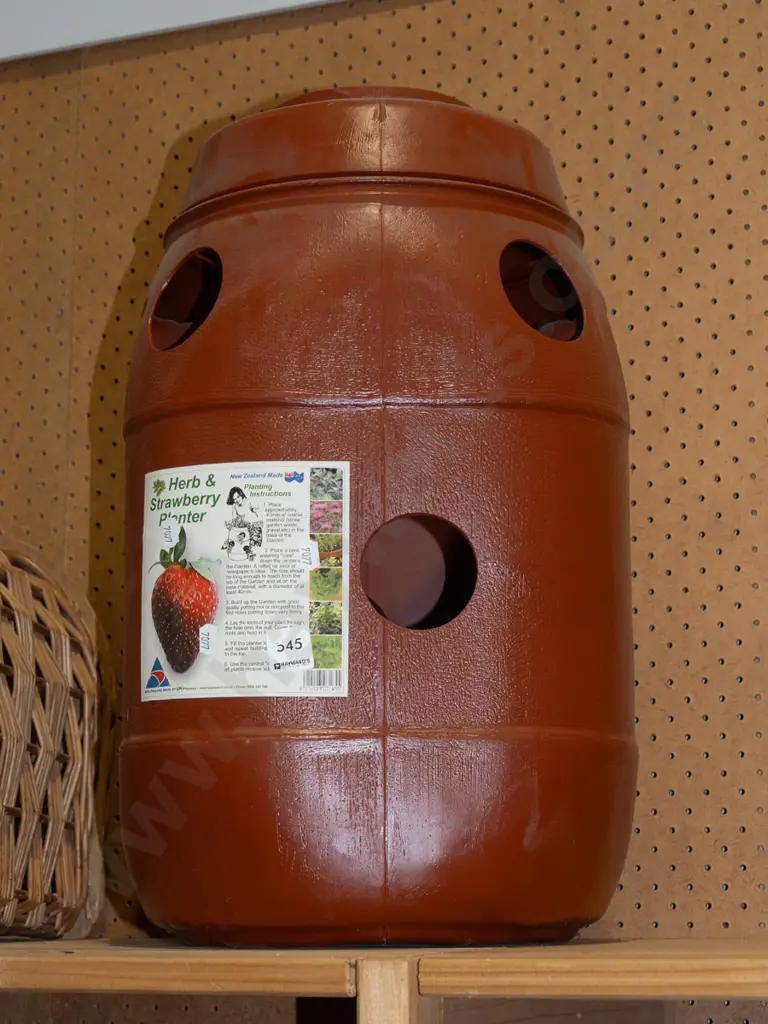 plastic herb and strawberry planter Image 1++