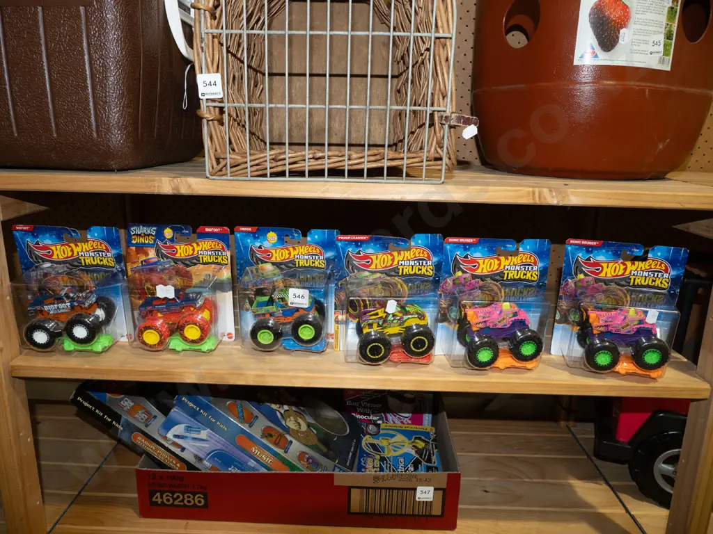 6x carded Monster trucks Image 1++