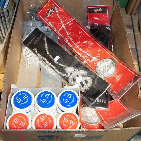 box; yoyos, hip hop medallions etc