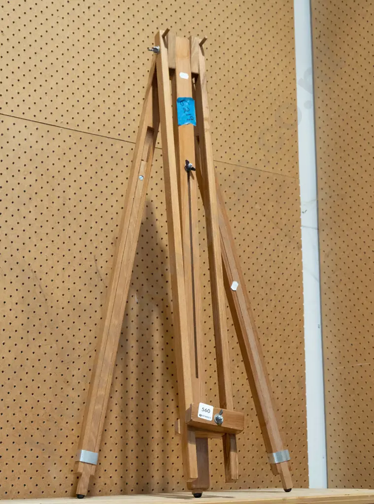 rimu artist's easel Image 1++