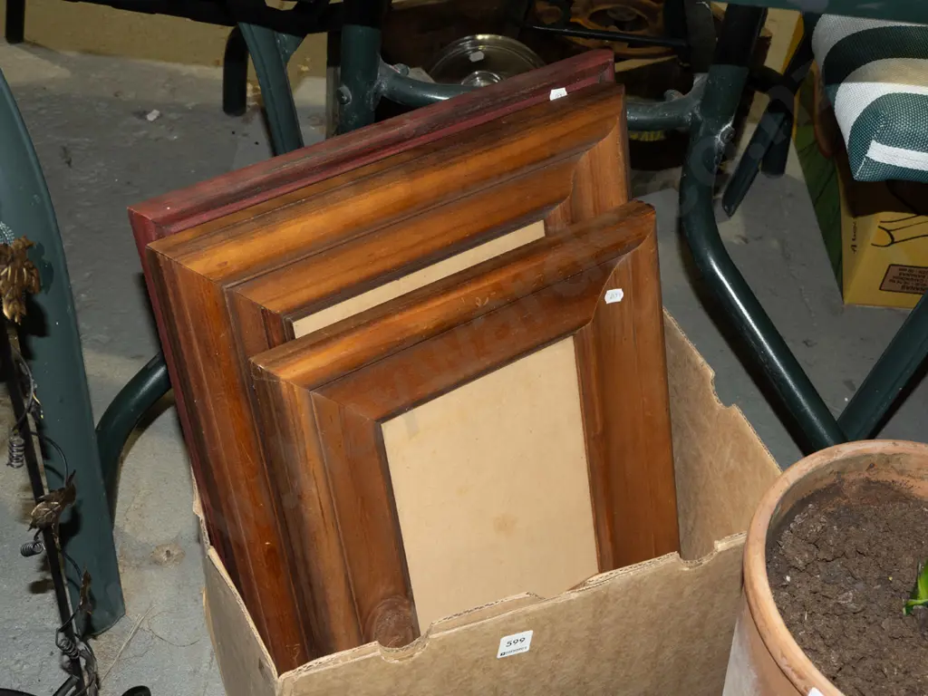 box of wooden picture frames Image 1++