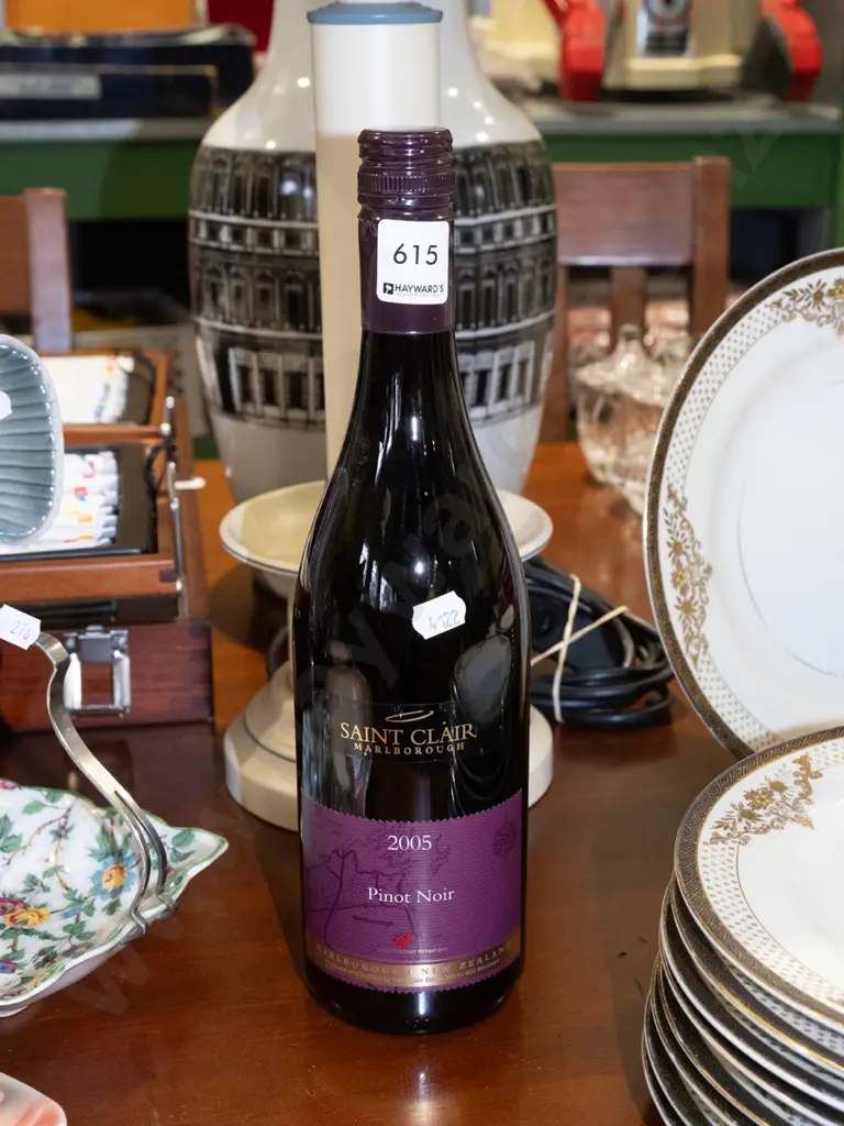St Clair pinot noir 2005 Image 1++