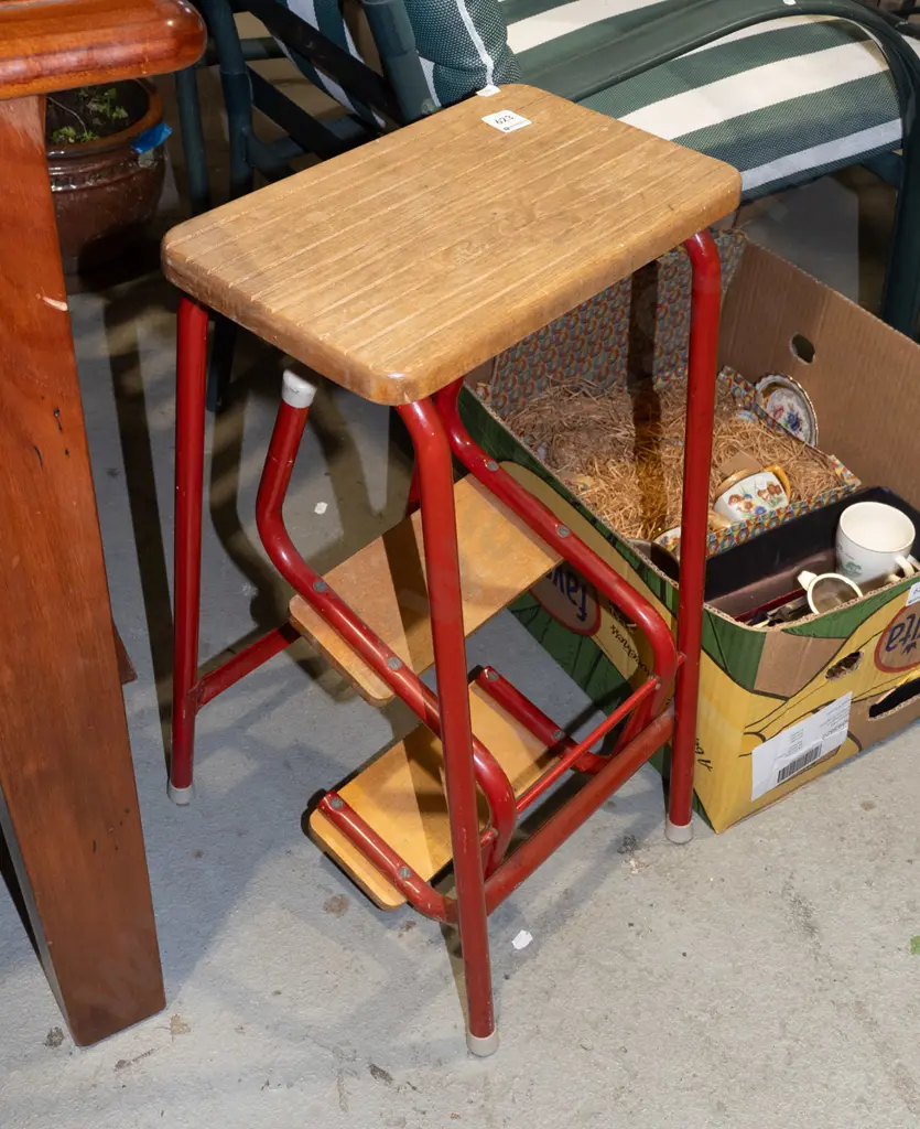 kitchen step stool Image 1++