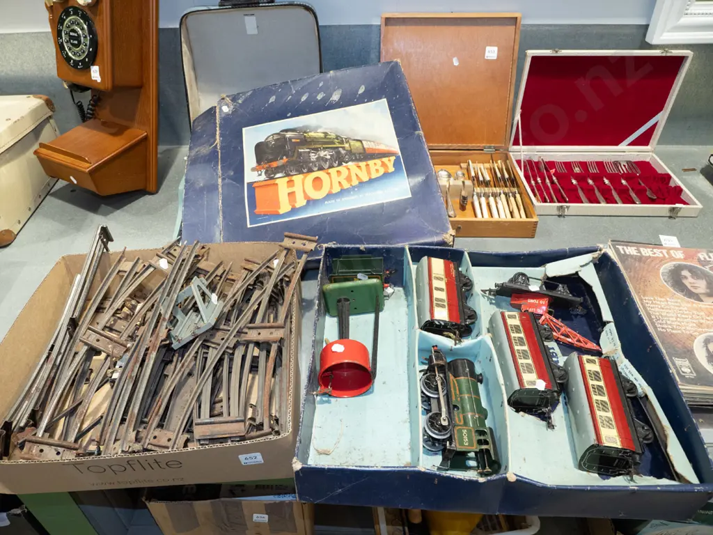 vintage Hornby train set Image 1++