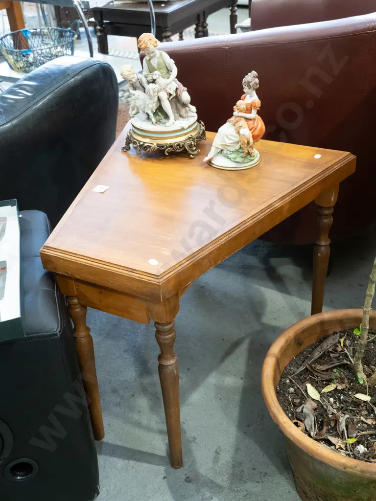 unusual  shaped coffee table  Image 1++