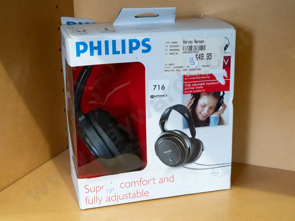 cased Phillips headphones Image 1++