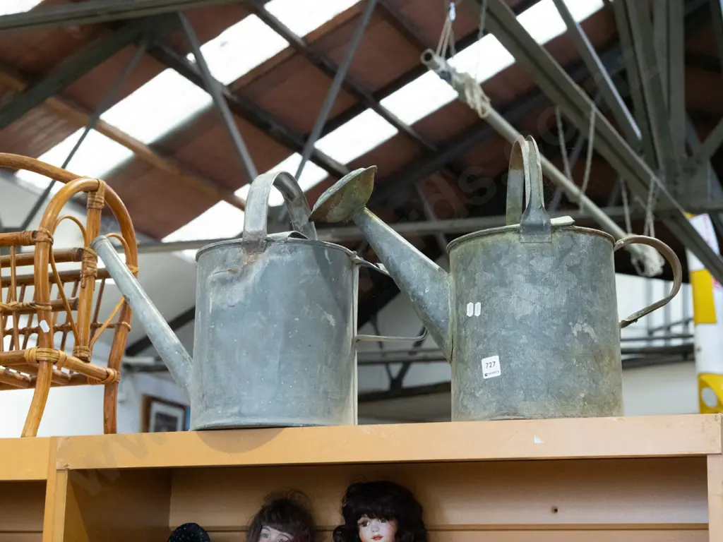 2x galvanised watering cans - 1 has no rose Image 1++