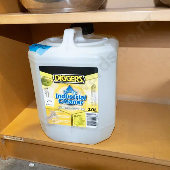 10L container of industrial cleaner