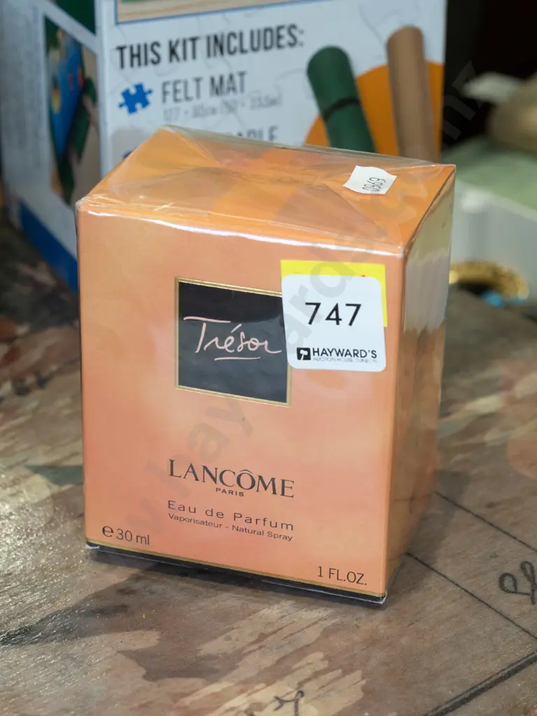 boxed Lancome Tresor eau de parfum 30ml Image 1++