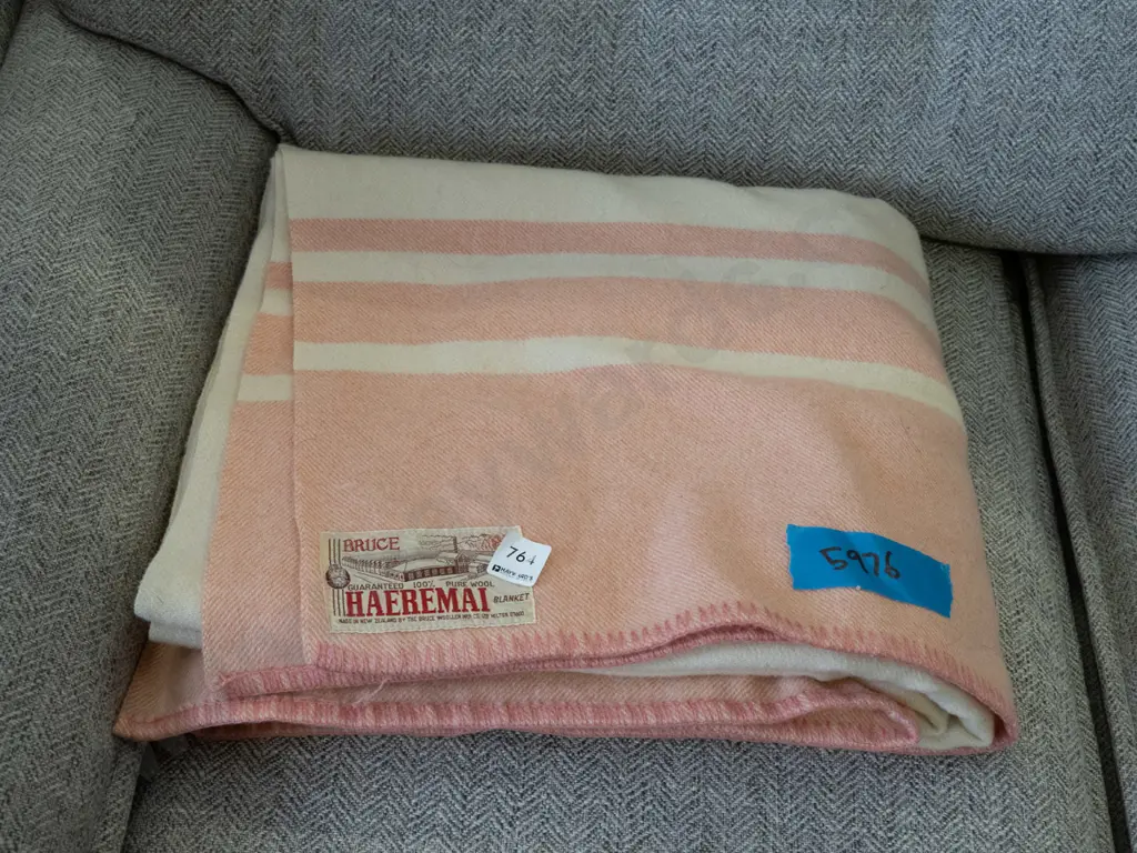 pink and white woollen blanket Image 1++